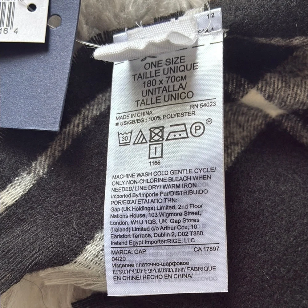 GAP Black and Gray Scarf - Picture 4 of 6